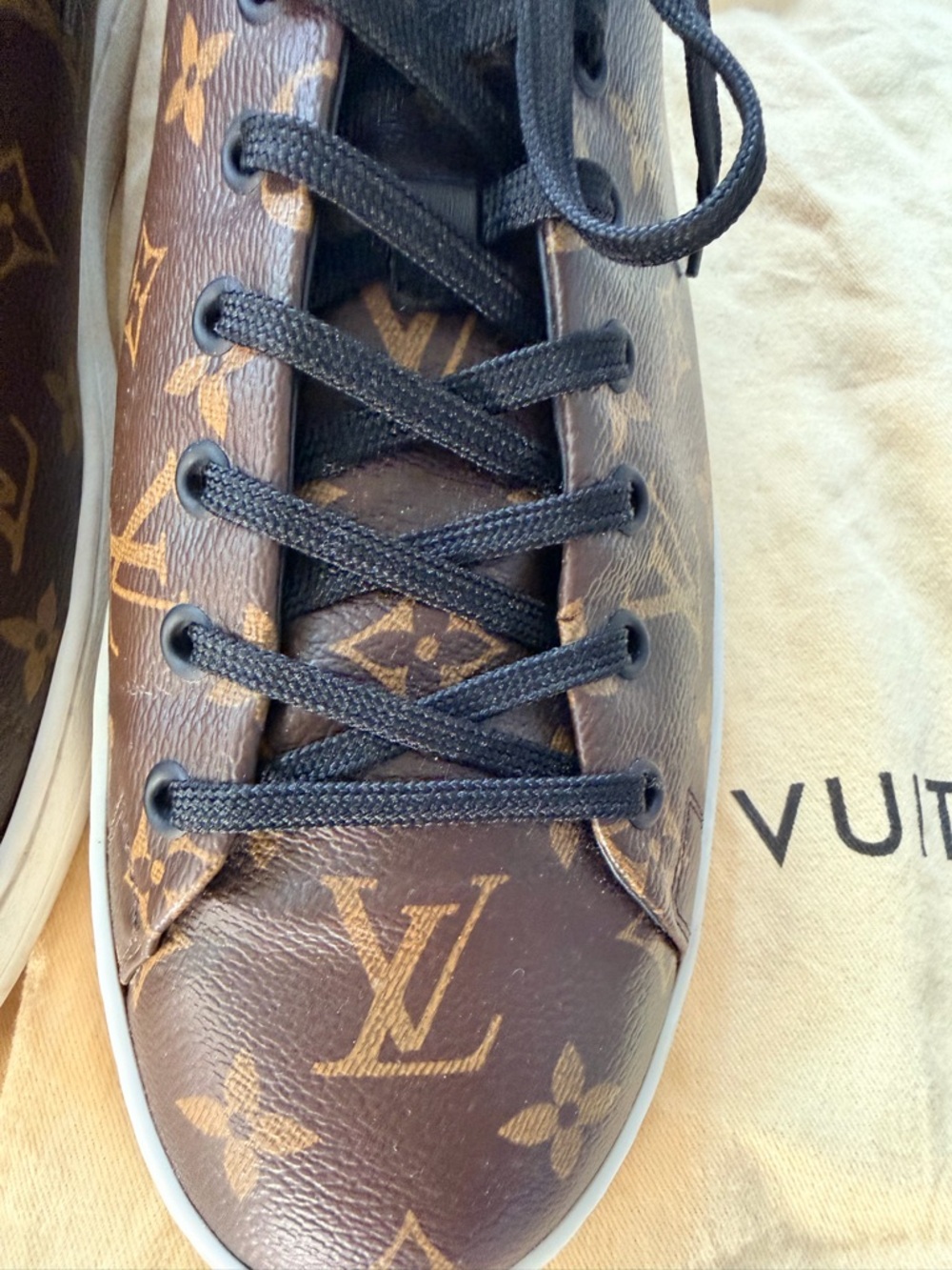 Louis Vuitton Brown Monogram Men’s Low-Top Sneakers with Black Laces - Picture 12 of 14